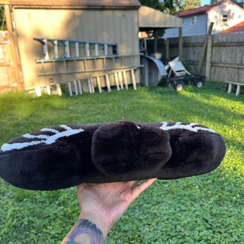 Vintage black spooky bat pillow/plush - Picture 4 of 6